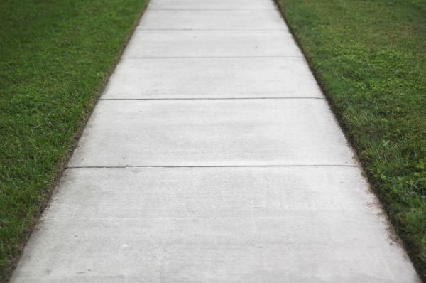 Cost of Concrete Walkway Replacement in Arlington