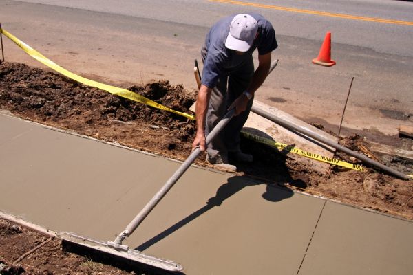 Cost of Sidewalk Pouring in Arlington