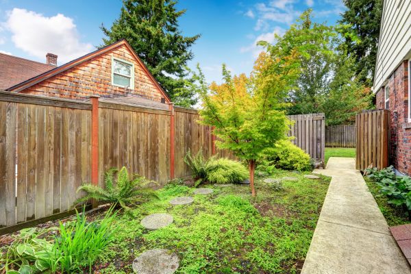 Cost of Backyard Walkway Construction in Arlington